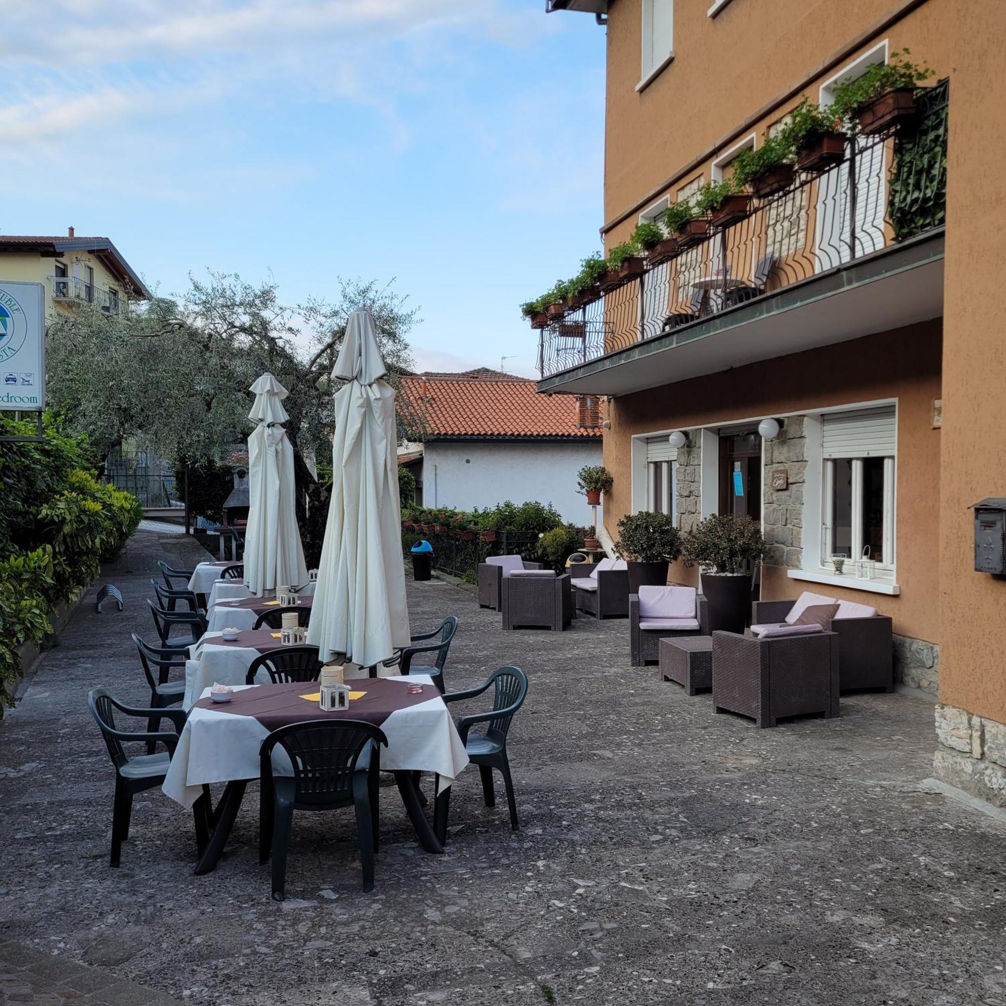 Hotel Bellavista Meuble Monte Isola Ngoại thất bức ảnh