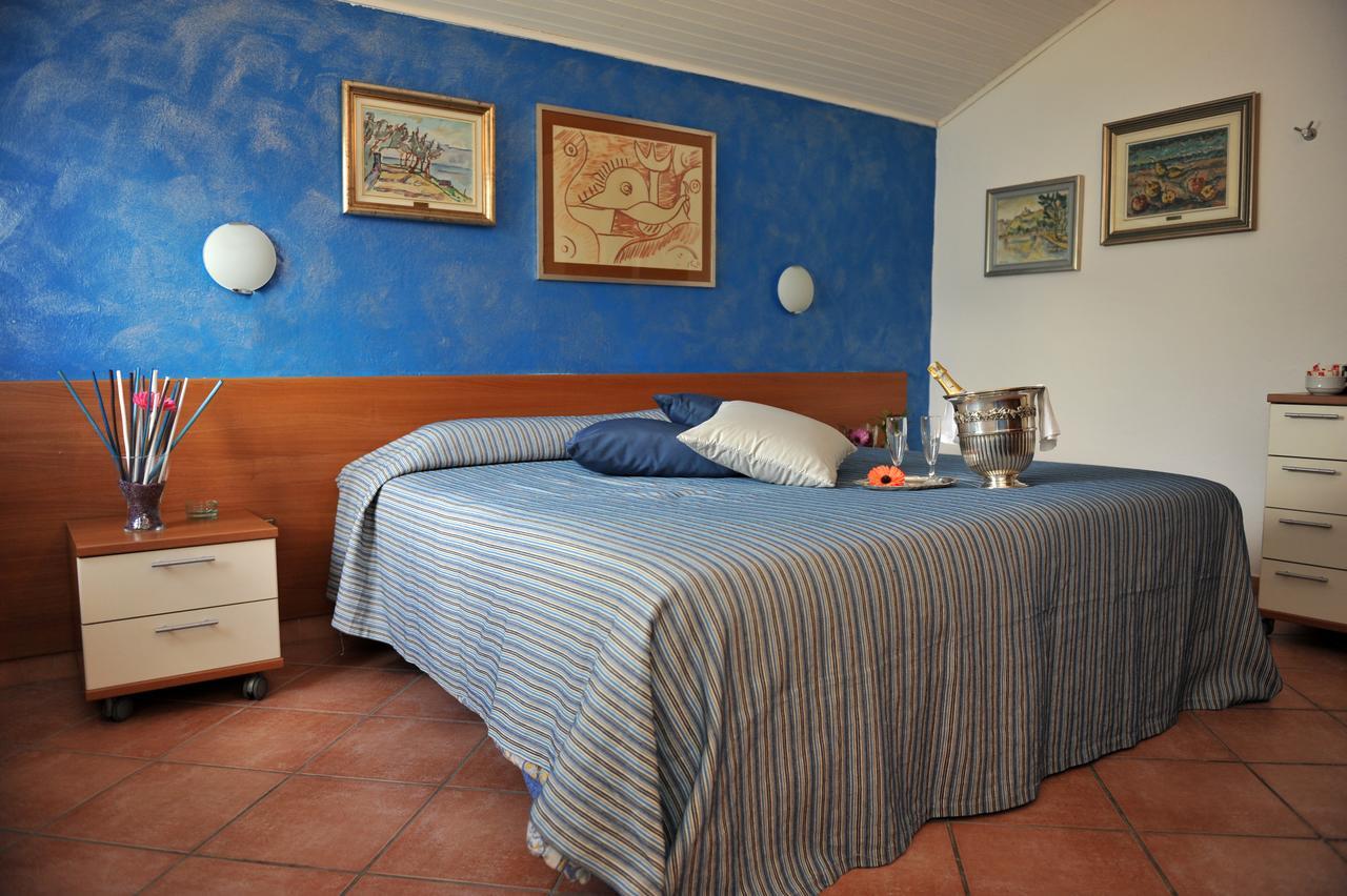 Hotel Bellavista Meuble Monte Isola Ngoại thất bức ảnh
