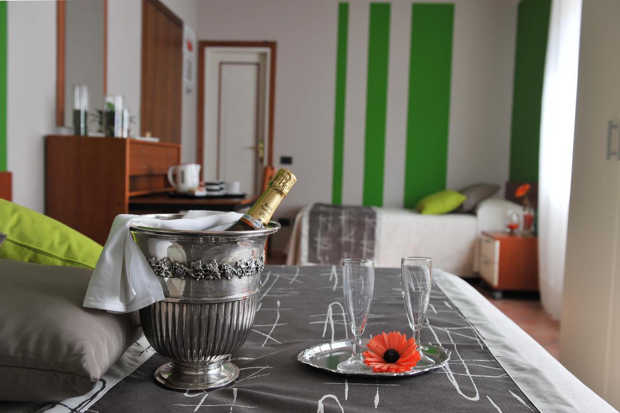 Hotel Bellavista Meuble Monte Isola Ngoại thất bức ảnh
