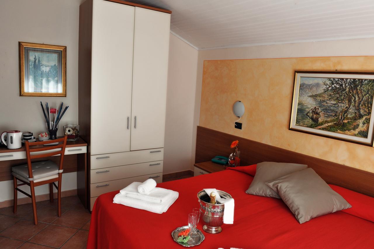 Hotel Bellavista Meuble Monte Isola Ngoại thất bức ảnh